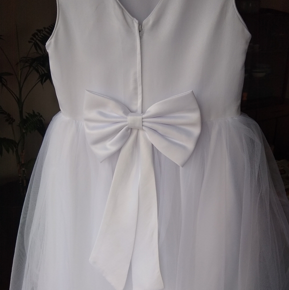 Gown - Picture 4 of 10